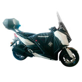Coprigambe Termoscud R190X, un coprigambe impermeabile e termico. Utilizzato su scooter. Di TUCANO URBANO.